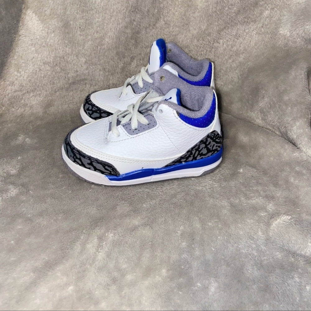Air Jordan 3s